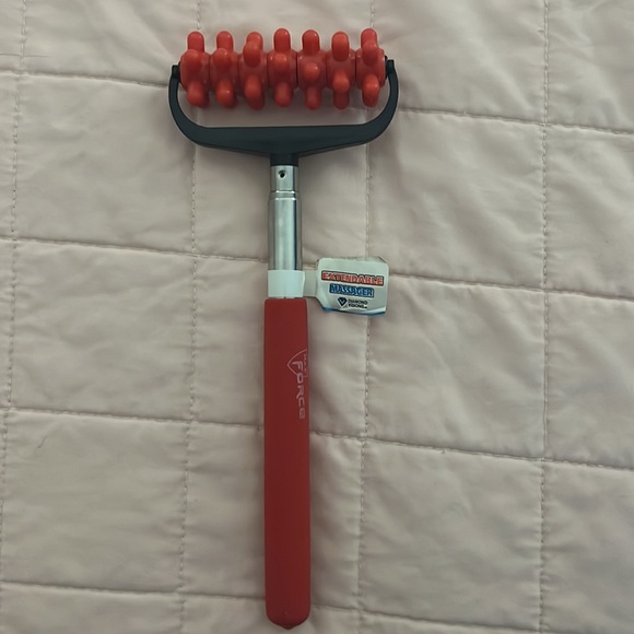 18” Extendable Rolling Back Massager - Picture 2 of 8
